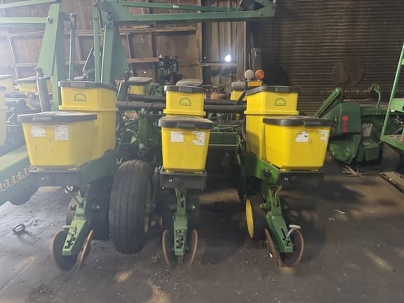 Image of John Deere 1760 equipment image 3