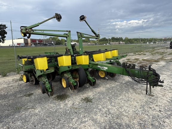 1996 John Deere 1760 Equipment Image0