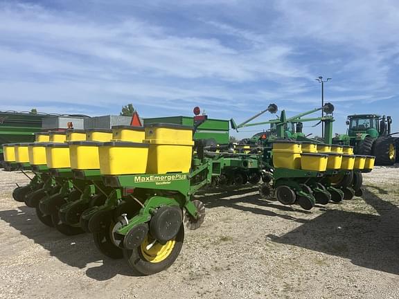 Image of John Deere 1770 equipment image 2