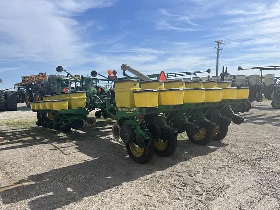 Image of John Deere 1770 equipment image 3