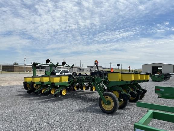 Image of John Deere 1770 equipment image 2