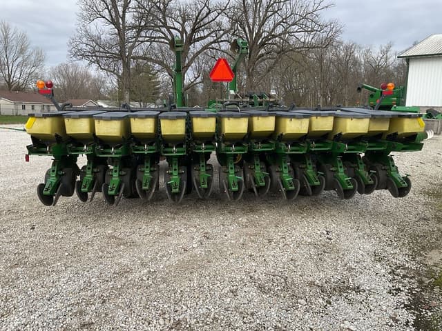 Image of John Deere 1780 equipment image 3