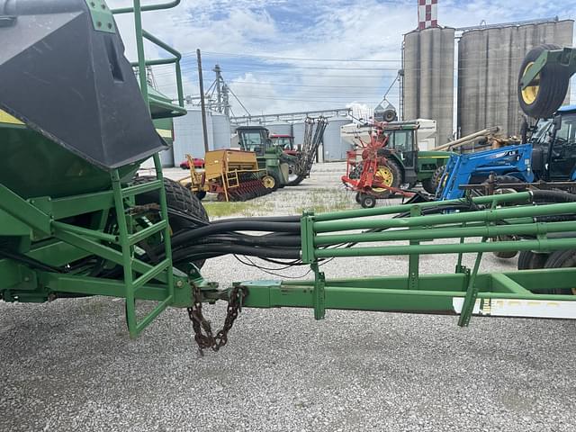 Image of John Deere 1850 equipment image 4