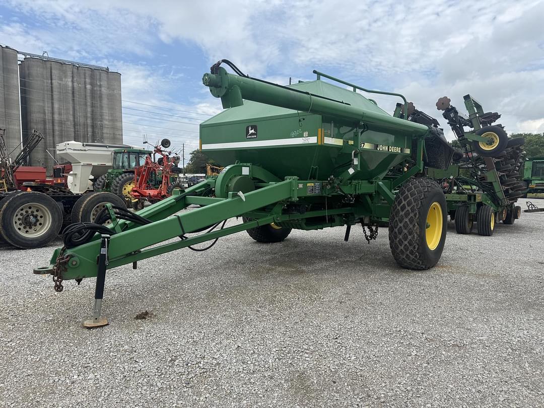 Image of John Deere 1850 Primary image