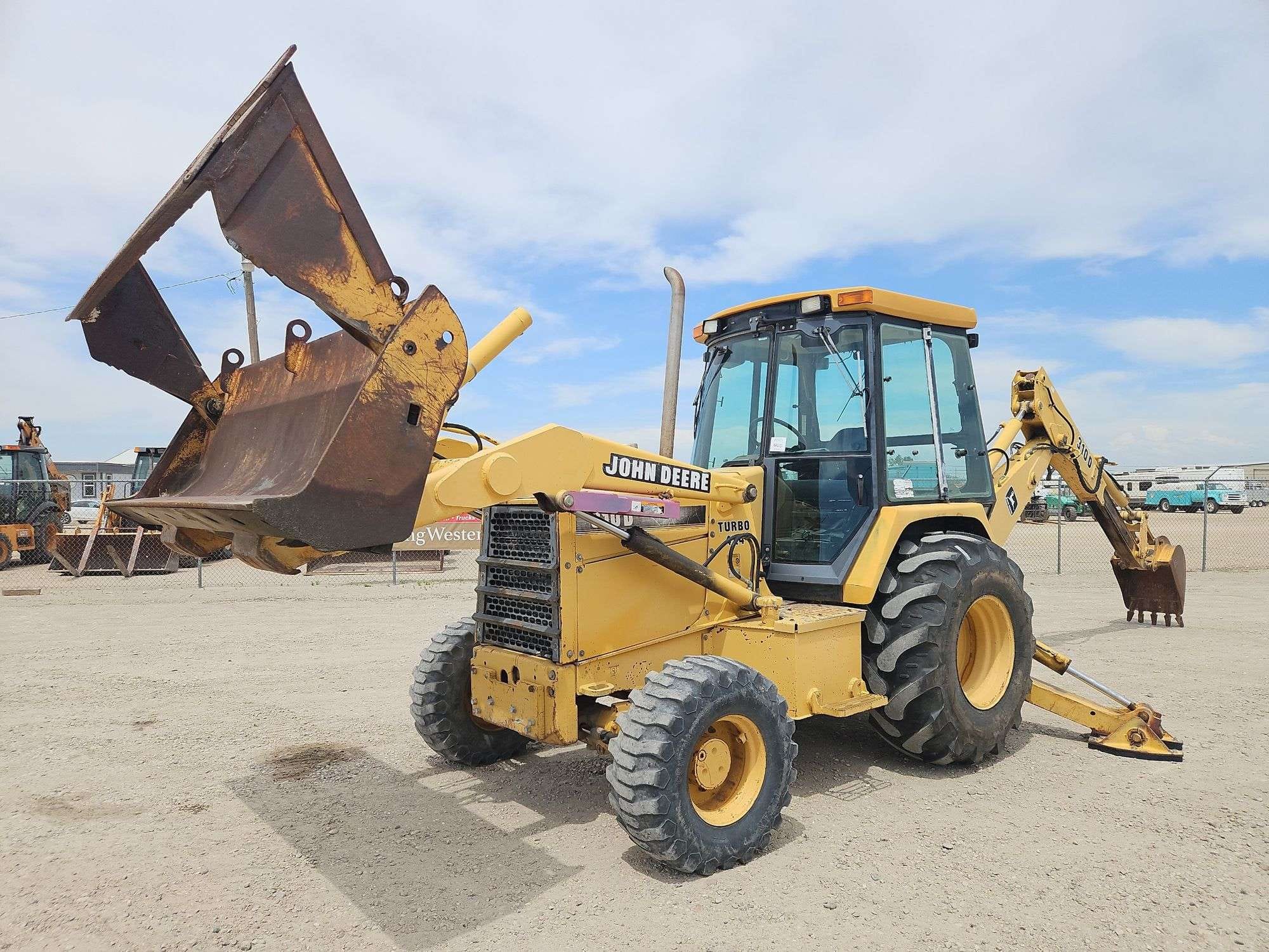 1996 John Deere 310D Equipment Image0