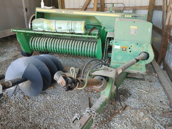 Main image John Deere 328