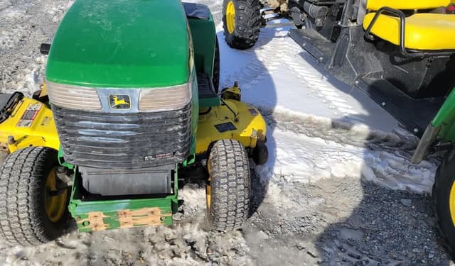 Image of John Deere 345 equipment image 1