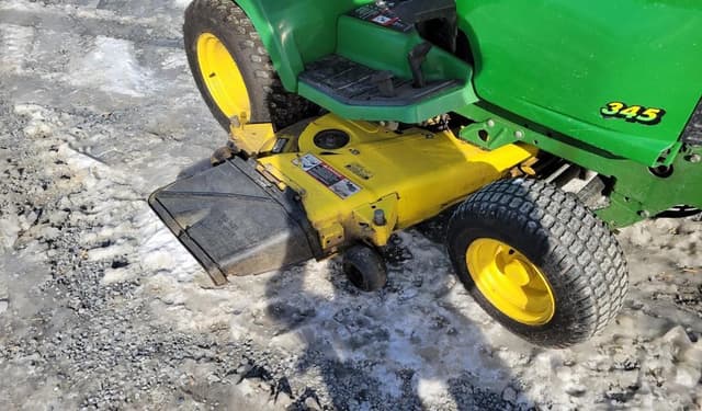 Image of John Deere 345 equipment image 3