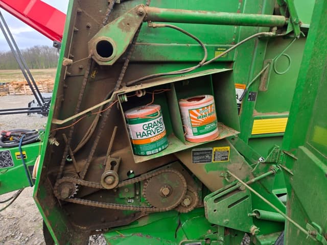 Image of John Deere 446 equipment image 4