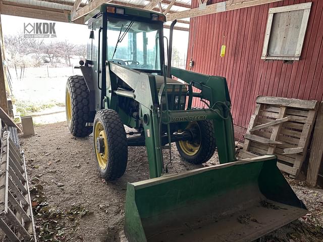 Image of John Deere 5200 equipment image 1