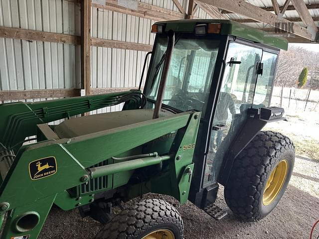 Image of John Deere 5200 equipment image 3