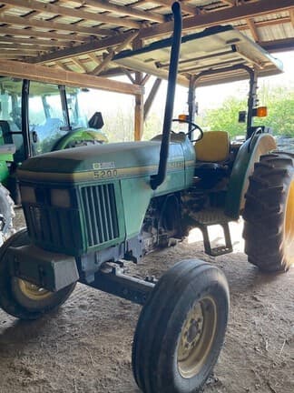 Image of John Deere 5200 Primary image