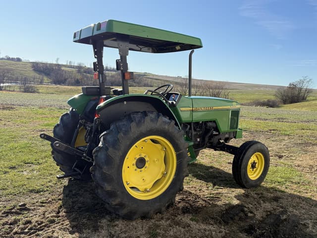 Image of John Deere 5200 equipment image 4
