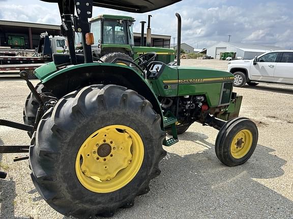 Image of John Deere 5200 equipment image 1