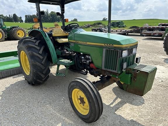 Image of John Deere 5200 Primary image