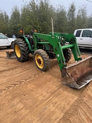 Image of John Deere 5200 Primary image