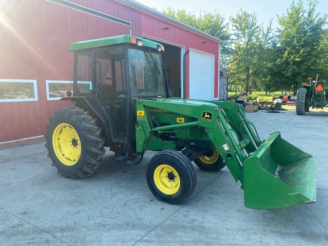 Image of John Deere 5200 Primary image