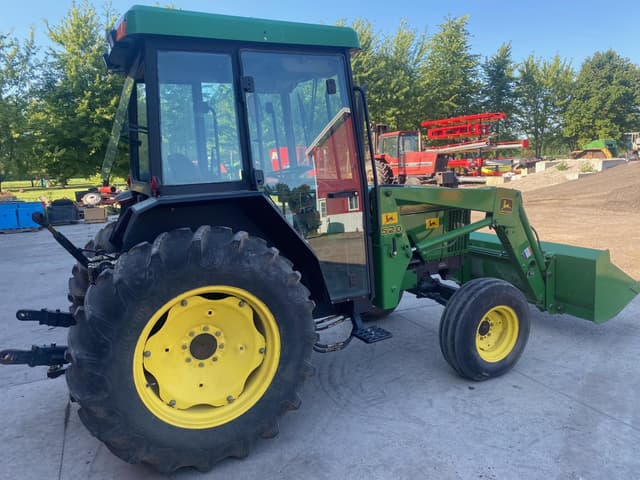 Image of John Deere 5200 equipment image 2