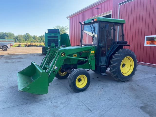 Image of John Deere 5200 equipment image 1
