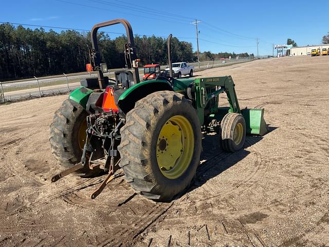 Image of John Deere 5200 equipment image 4