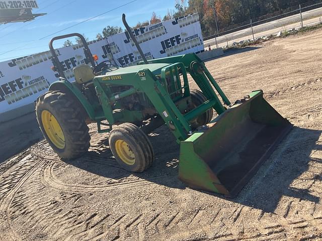 Image of John Deere 5200 equipment image 2