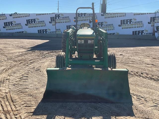 Image of John Deere 5200 equipment image 1