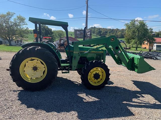 Image of John Deere 5400 equipment image 2