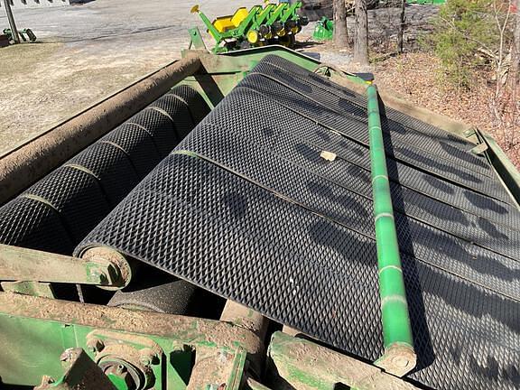 Image of John Deere 546 equipment image 3