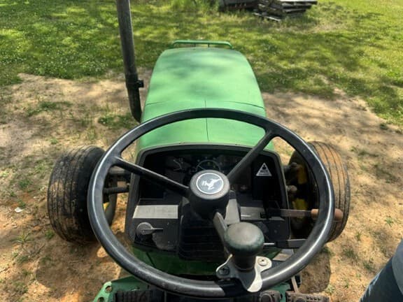 Image of John Deere 5500 equipment image 1