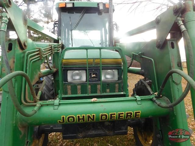 Image of John Deere 5500 equipment image 1