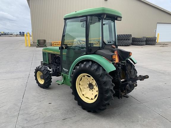 Image of John Deere 5500N equipment image 4