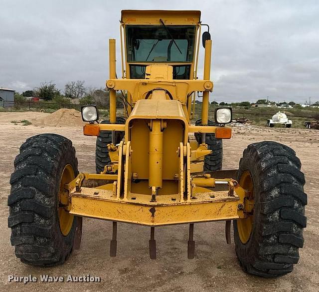 Image of John Deere 570B equipment image 1