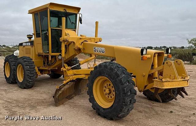 Image of John Deere 570B equipment image 2