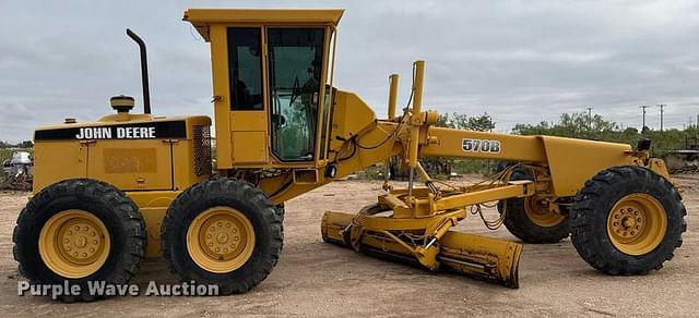 Image of John Deere 570B equipment image 3