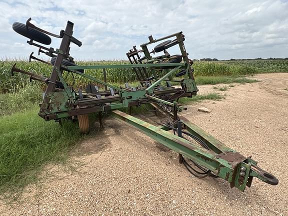Image of John Deere 610 equipment image 4