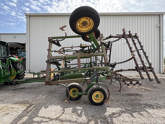 Image of John Deere 610 Primary image