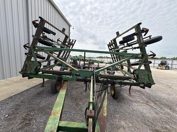 Image of John Deere 610 equipment image 3