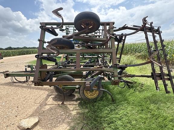 Image of John Deere 610 Primary image