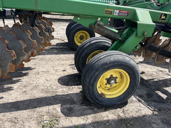 Image of John Deere 630 equipment image 2