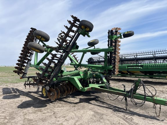 1996 John Deere 630 Equipment Image0