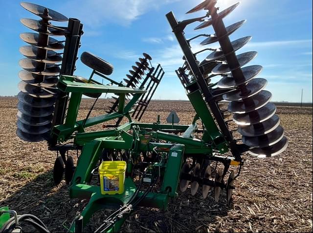 Image of John Deere 630 equipment image 1