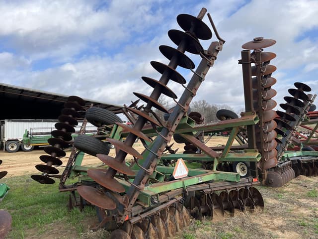 Image of John Deere 630 equipment image 3