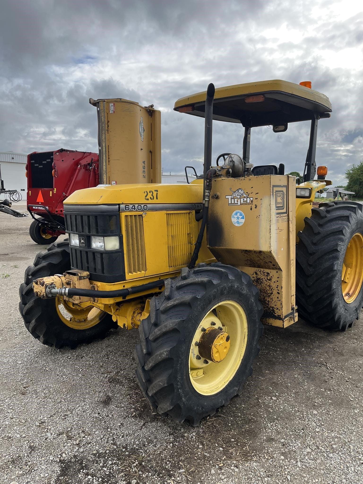 Main image John Deere 6400