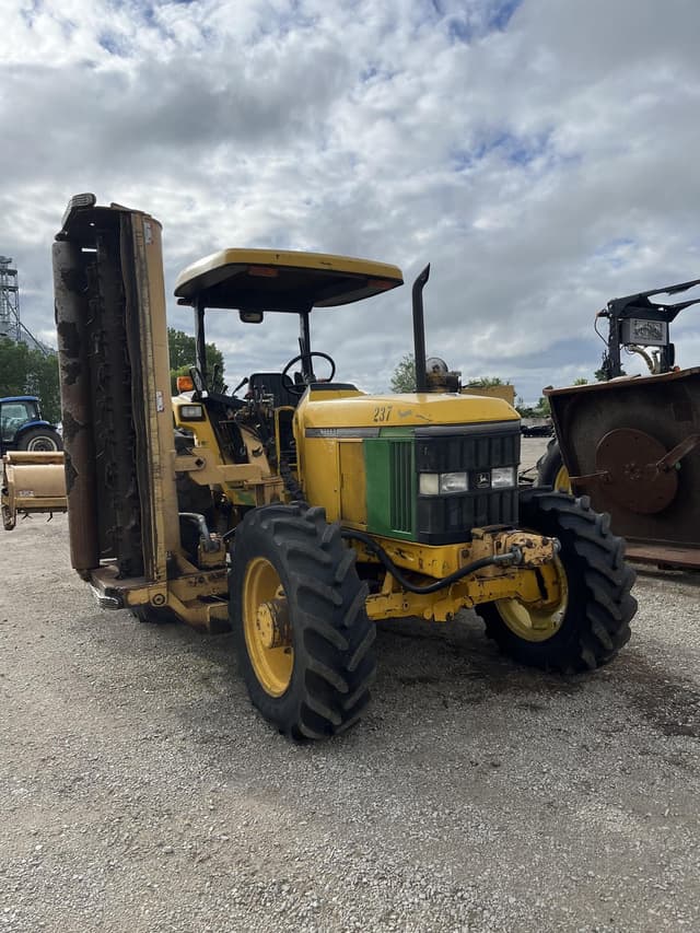Image of John Deere 6400 equipment image 1