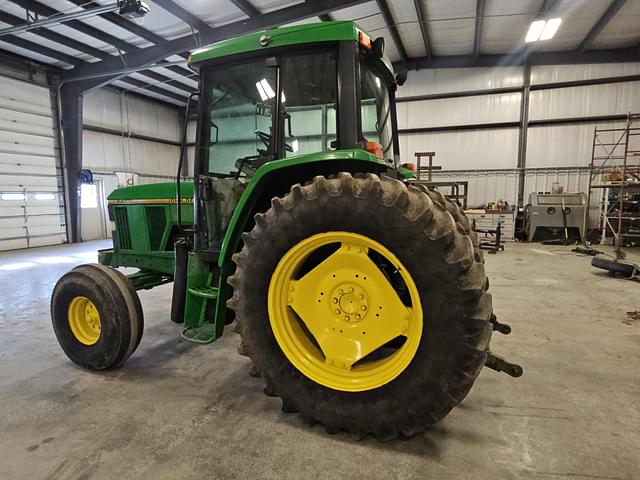 Image of John Deere 6400 equipment image 4