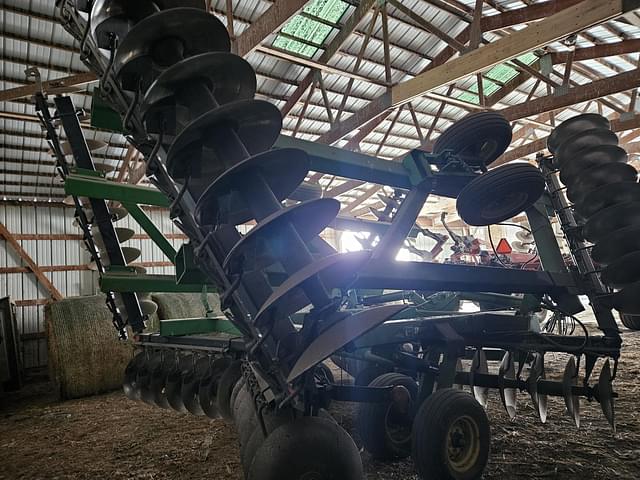Image of John Deere 650 equipment image 4