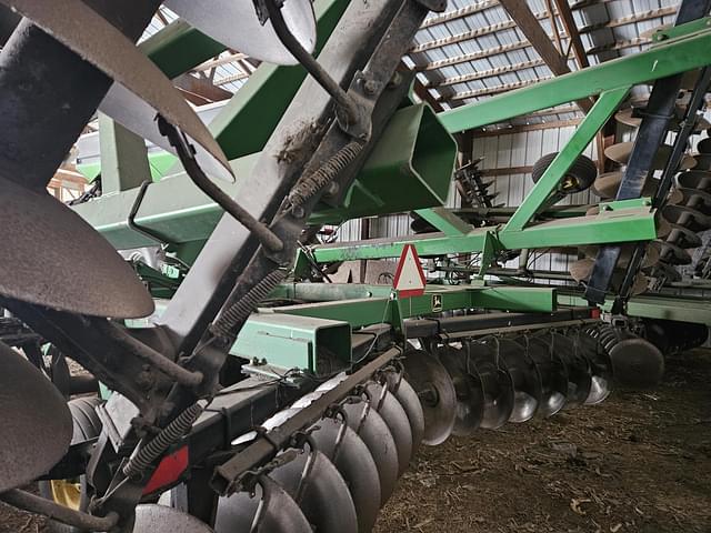 Image of John Deere 650 equipment image 2