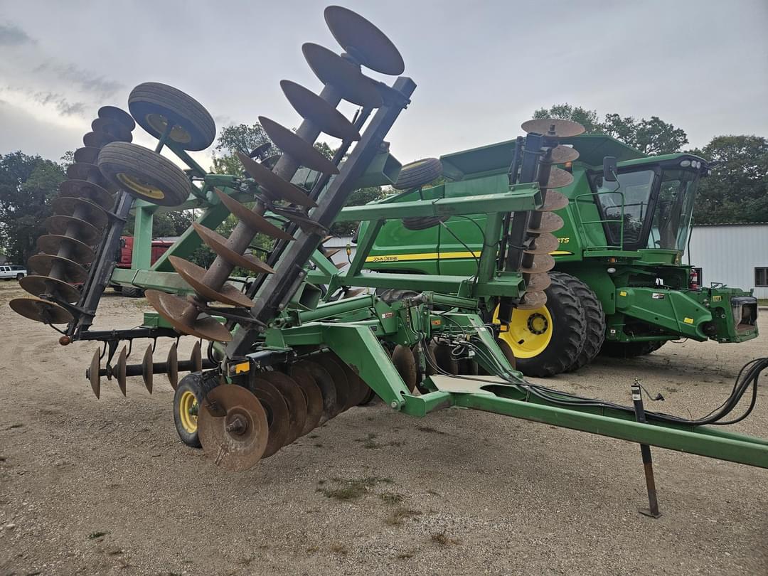 Image of John Deere 650 Primary image