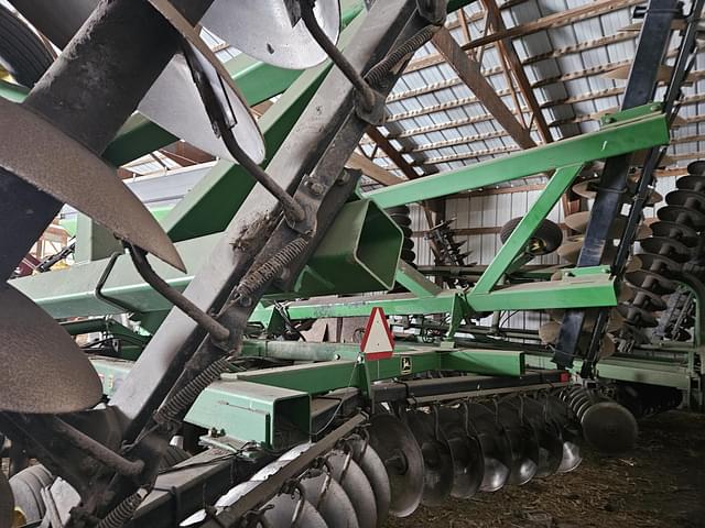 Image of John Deere 650 equipment image 3
