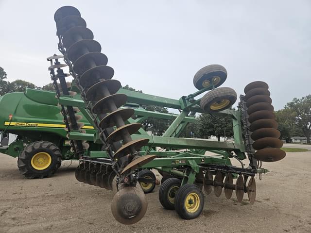 Image of John Deere 650 equipment image 2